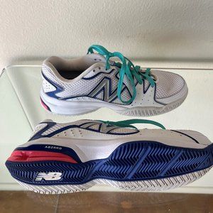 New Balance Size 6 Tennis Shoes